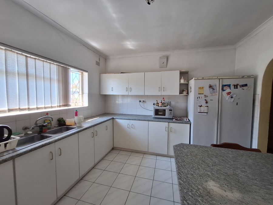 5 Bedroom Property for Sale in Goodwood Park Western Cape